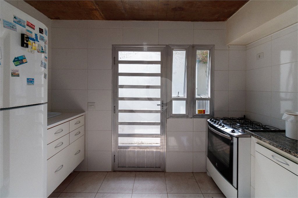 Casa à venda com 4 quartos, sendo 3 suítes, em Jardim Panorama, São Paulo, SP