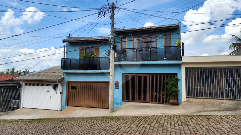 Sobrado à venda com 4 quartos, sendo 1 suíte, em Vila Romão, Salto, SP