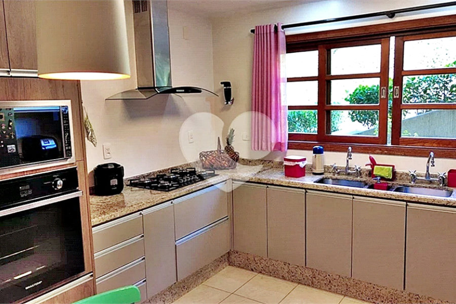 Casa à venda com 3 quartos no condomínio Alpes da Cantareira, Mairiporã - SP