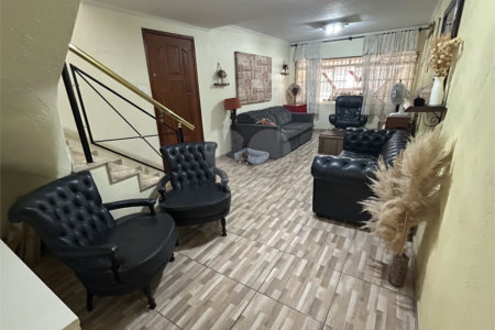 Sobrado à venda com 3 quartos em Jardim Santo Antoninho, São Paulo, SP