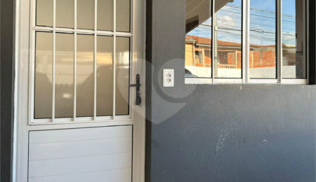 Casa à venda com 2 quartos em Vila Mazzei, Itapetininga, SP