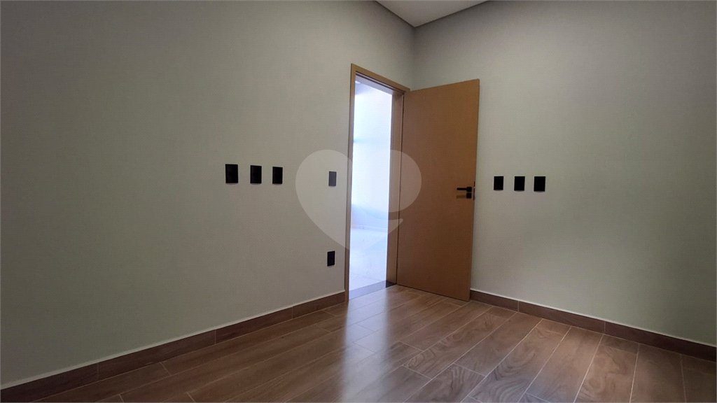 Casa à venda com 3 quartos, sendo 1 suíte,  no condomínio Horto Florestal 1, Sorocaba - SP