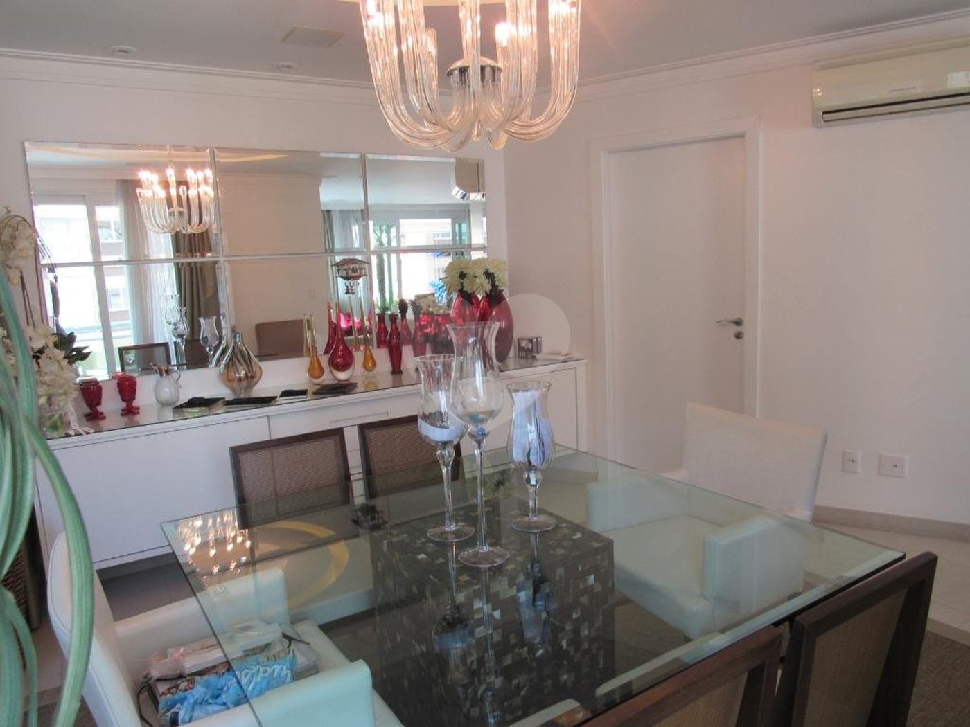Apartamento à venda com 3 suítes em Real Parque, São Paulo, SP