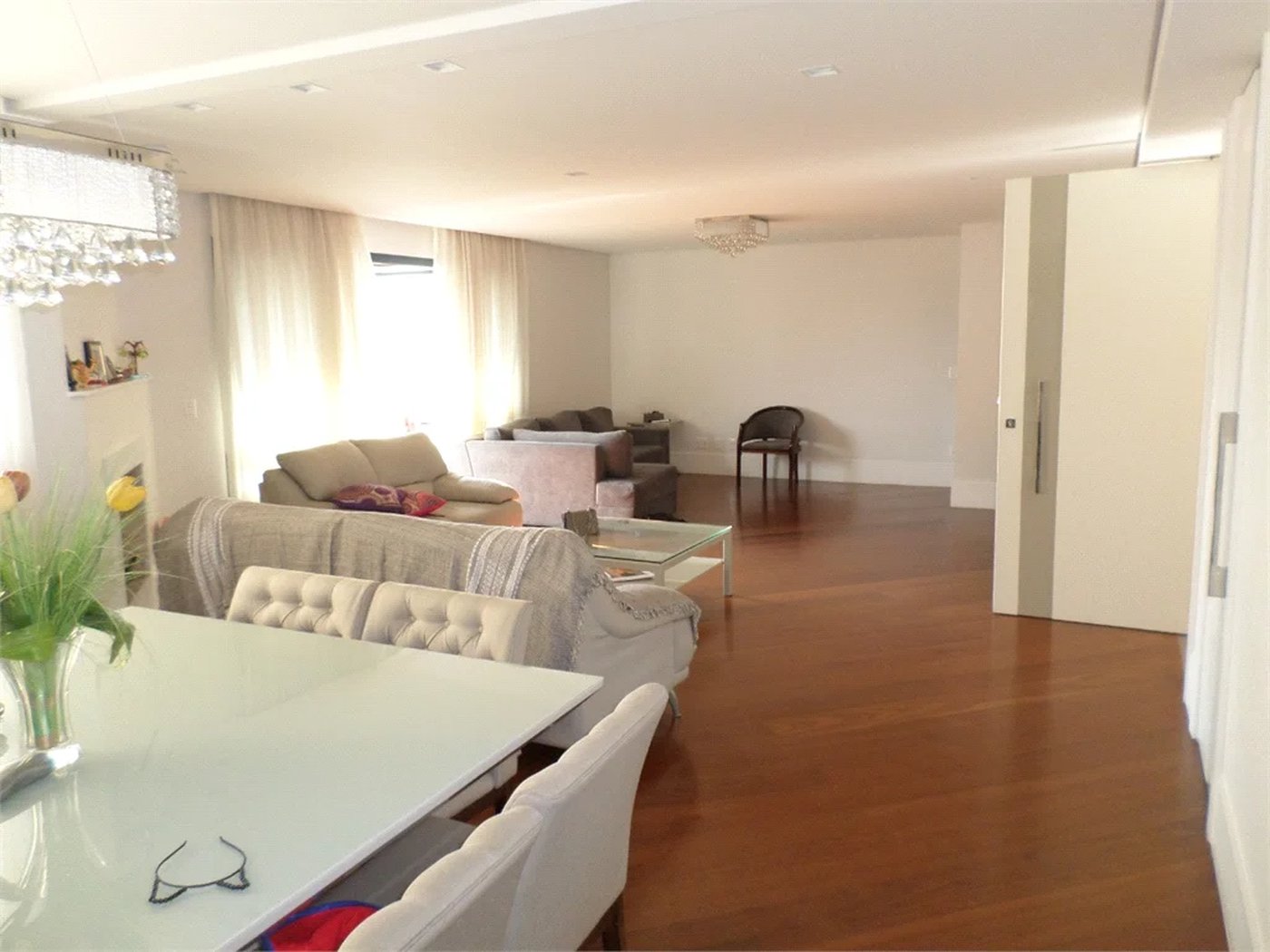 Apartamento à venda com 4 quartos, sendo 2 suítes, em Jardim Londrina, São Paulo, SP