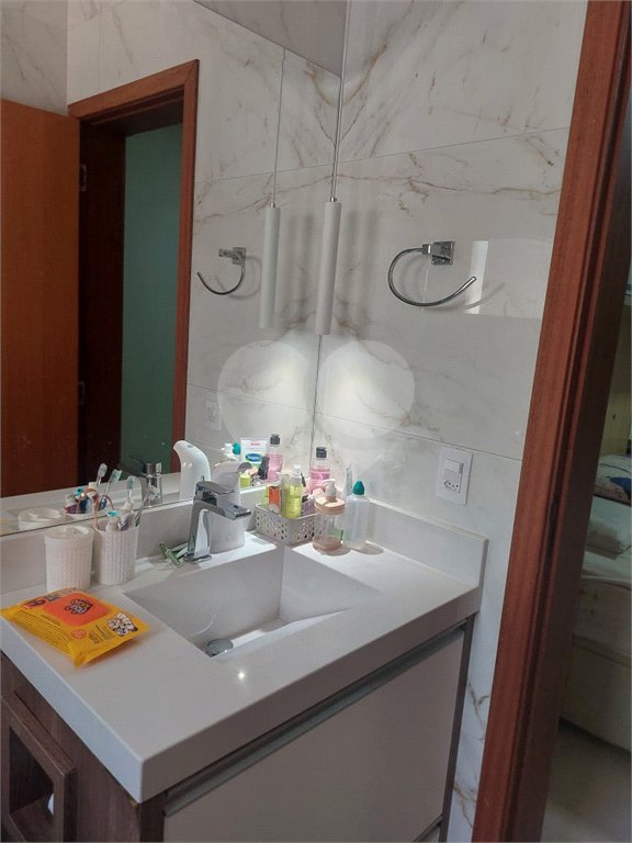 Casa à venda com 3 quartos, sendo 1 suíte, no condomínio Mantova, Indaiatuba - SP