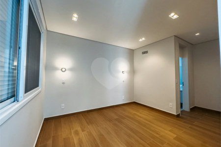 Casa à venda com 4 suítes no condomínio Villa dos Pinheiros, Indaiatuba - SP