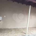 Linda casa em condomínio fechado com 2 Dormitórios.