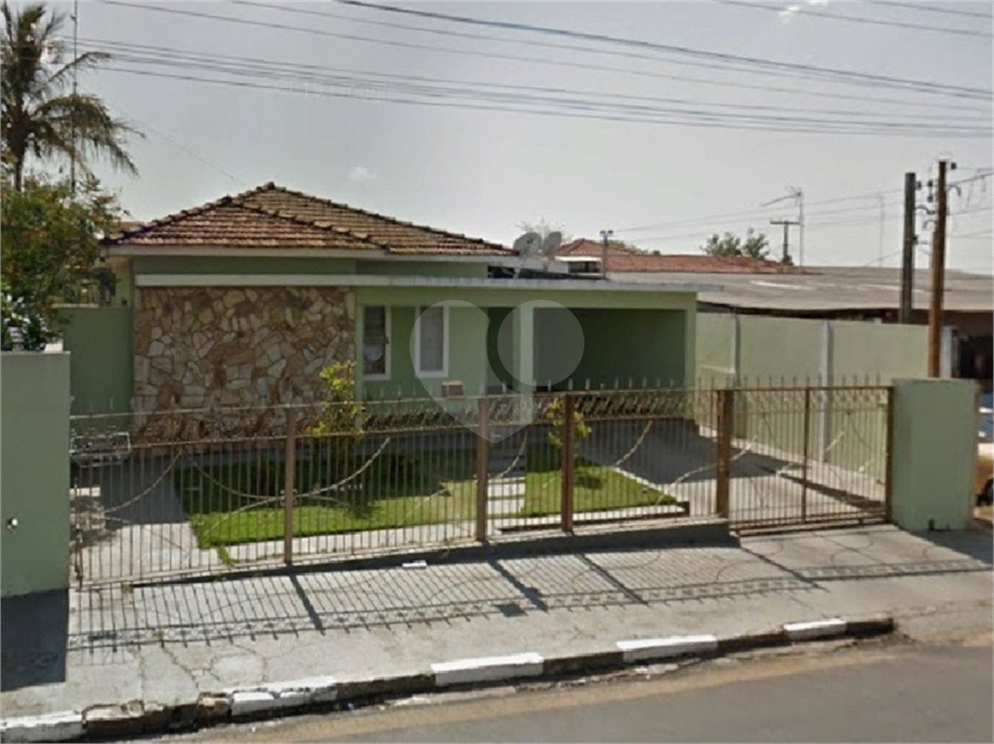 Casa a venda com 3 dormitórios sendo uma suíte em Ibaté