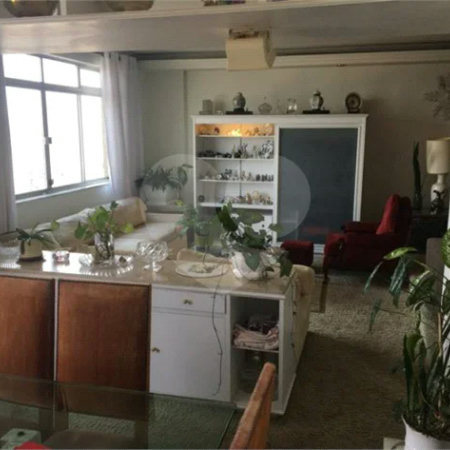 Lindo apartamento em ótima localização na Mooca!