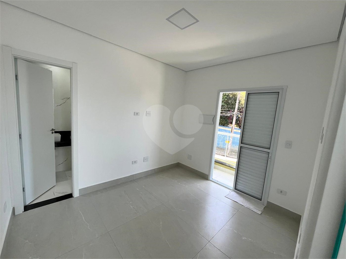 Casa à venda com 2 suítes em Parque Jaçatuba, Santo André, SP