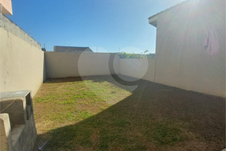 Sobrado à venda com 2 suítes em Nova Cerejeira, Atibaia, SP