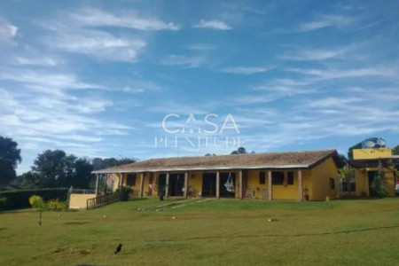 Chácara à venda com 2 suítes em Araçoiaba da Serra, SP