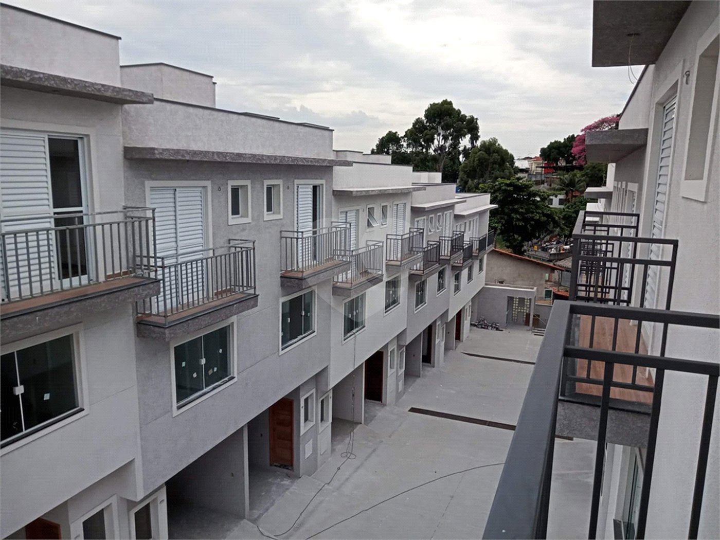 Casa à venda com 2 suítes no condomínio Residencial Napoles, São Paulo - SP
