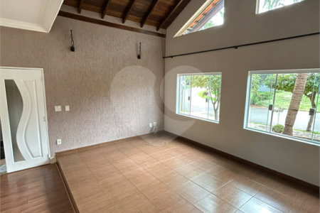 Casa à venda com 4 quartos, sendo 1 suíte, no condomínio Raizes, Paulínia - SP