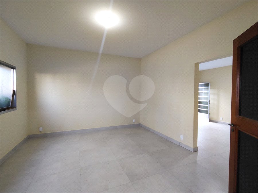 Casa à venda ou para alugar com 5 quartos, sendo 3 suítes, em Vila Maria, Itapetininga, SP