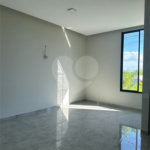 Casa à venda com 3 quartos, sendo 1 suíte, no condomínio Lagos D´icaraí, Salto - SP