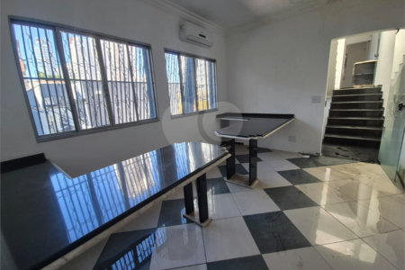 Sobrado à venda ou para alugar com 1 quarto em Saúde, São Paulo, SP