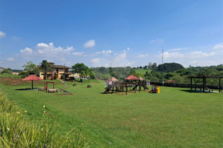 Terreno à venda no condomínio Village Saint Charbel, Araçoiaba da Serra - SP