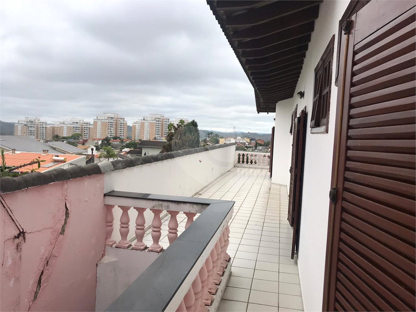 Casa à venda com 2 quartos, sendo 3 suítes, em Vila Oliveira, Mogi das Cruzes, SP