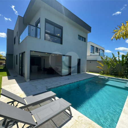 Casa à venda com 4 suítes no condomínio Villas do Golf, Itu - SP