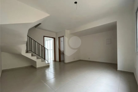 Casa à venda com 2 suítes no condomínio Residencial DI Luca, São Paulo - SP