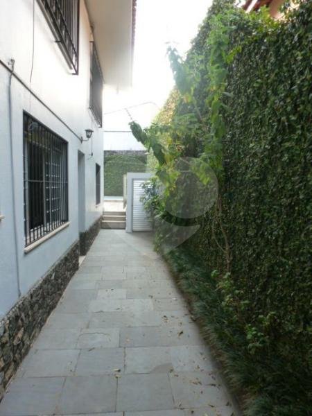 Casa Térrea à venda com 3 quartos, sendo 1 suíte, em Caxingui, São Paulo, SP