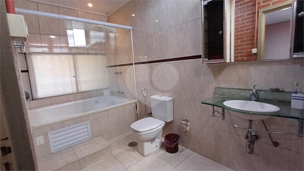 Sobrado à venda com 3 quartos, sendo 1 suíte, em Jabaquara, São Paulo, SP