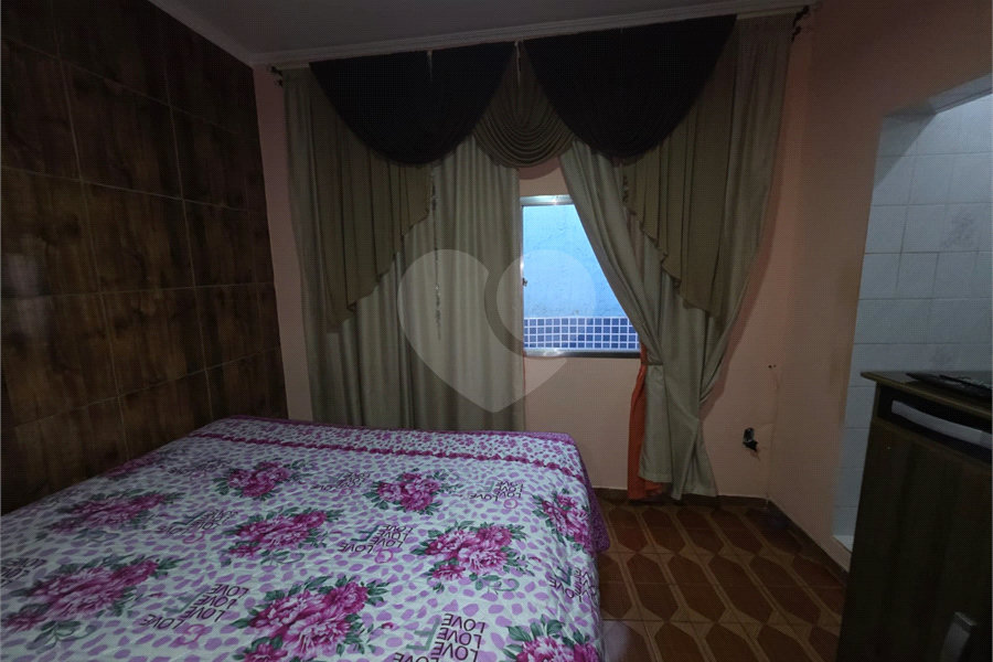Sobrado à venda com 4 quartos, sendo 2 suítes, em Vila Nova Cachoeirinha, São Paulo, SP