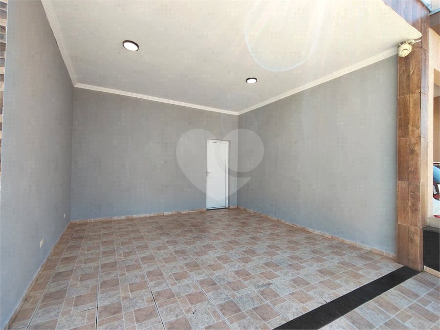 Casa à venda com 3 quartos no condomínio Residencial Lago dos Ipês, Itapetininga - SP