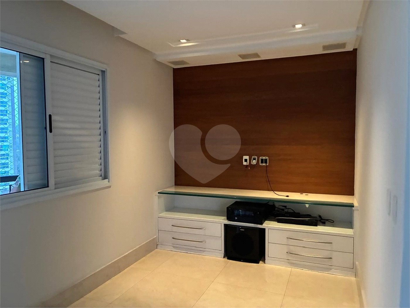 Apartamento à venda com 3 quartos, sendo 1 suíte, em Vila Guilherme, São Paulo, SP