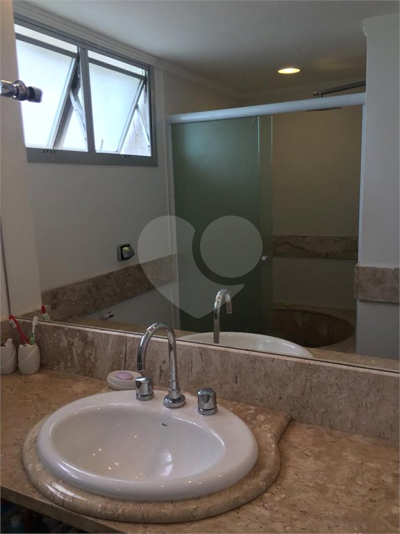 Apartamento à venda com 3 quartos em Pitangueiras, Guarujá, SP
