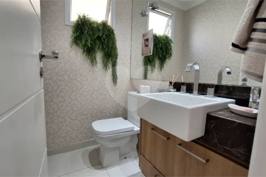 Casa à venda com 5 quartos, sendo 2 suítes,  no condomínio Floradas da Serra, São Paulo - SP