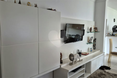 Casa Terreá com 3 suítes a Venda em Atibaia