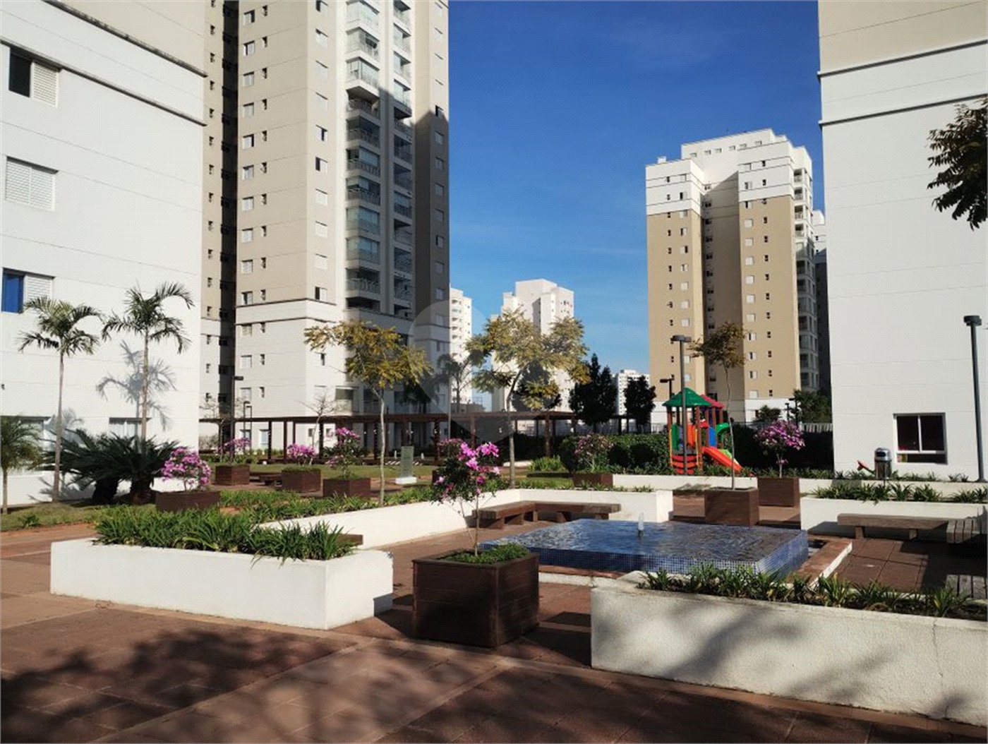 Apartamento à venda com 3 quartos, sendo 1 suíte,  em Vila Suissa, Mogi das Cruzes, SP