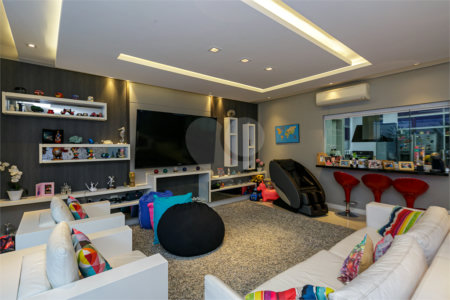 Casa à venda com 3 suítes no condomínio Modigliani, São Paulo - SP