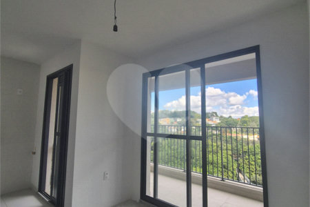 Apartamento à venda com 3 quartos, sendo 1 suíte, em Vila Anastácio, São Paulo, SP