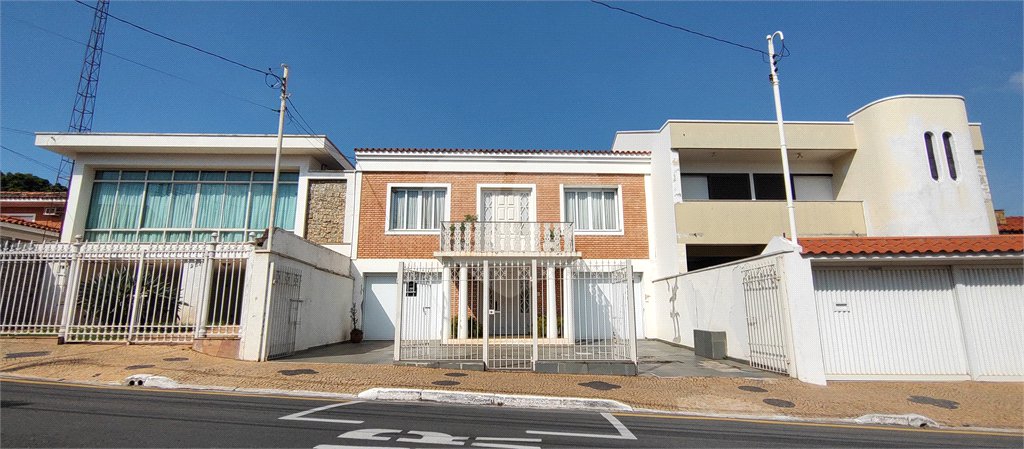 Casa à venda com 4 quartos, sendo 2 suítes, no Centro, Itu, SP