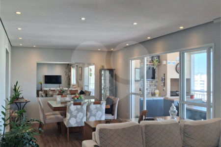 Apartamento à venda com 3 quartos, sendo 1 suíte, no Centro, São Bernardo do Campo, SP