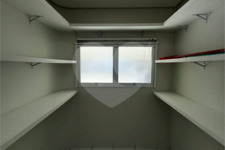 Casa à venda com 4 quartos, sendo 3 suítes, no condomínio Residencial Terras de Vinhedo, Vinhedo - SP
