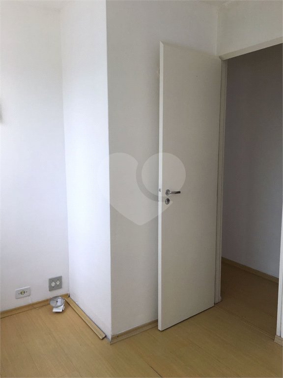 Apartamento à venda com 3 quartos, sendo 1 suíte, em Jardim Parque Morumbi, São Paulo, SP