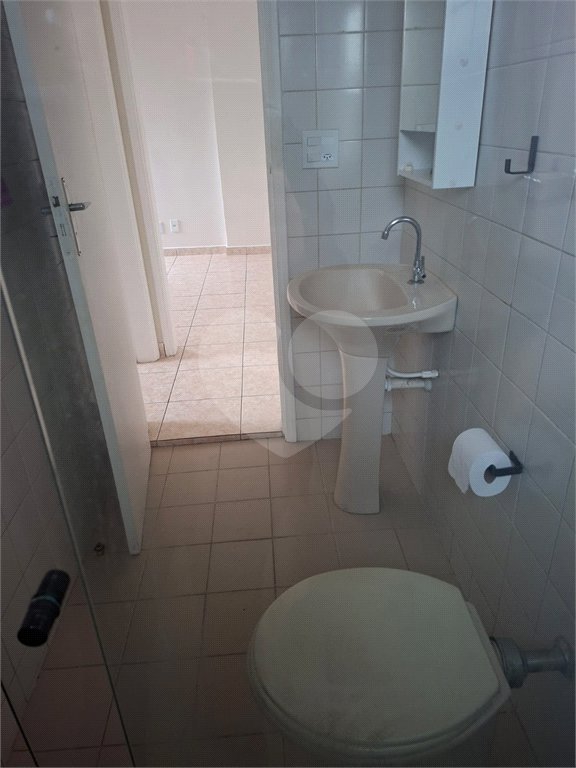 Apartamento à venda com 2 quartos em Parque Maria Domitila, São Paulo, SP