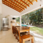 Casa à venda com 5 quartos, sendo 4 suítes, no condomínio Figueira Garden, Atibaia - SP