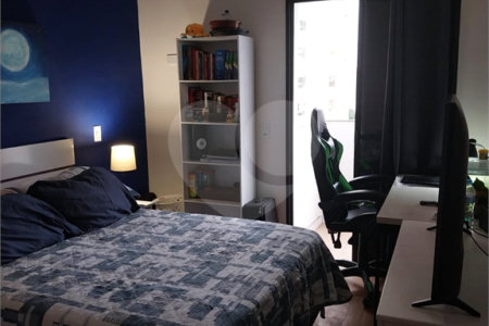 Apartamento à venda com 4 quartos, sendo 1 suíte,  em Vila Ipojuca, São Paulo, SP