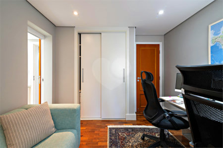 Apartamento à venda com 3 quartos, sendo 1 suíte, em Alto da Boa Vista, São Paulo, SP