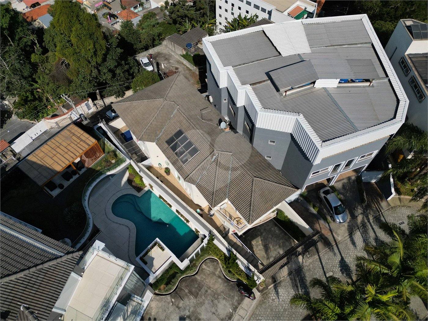 Casa à venda com 4 suítes no condomínio Residencial Cantareira, São Paulo - SP