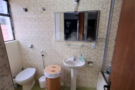 Sobrado à venda com 4 quartos, sendo 2 suítes, em Interlagos, São Paulo, SP