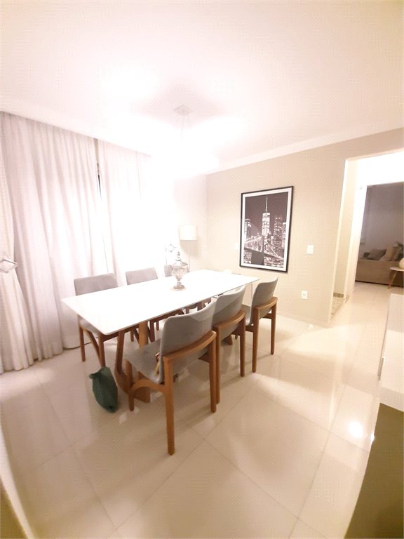 Sobrado à venda com 3 quartos, sendo 1 suíte, em Vila Suissa, Mogi das Cruzes, SP