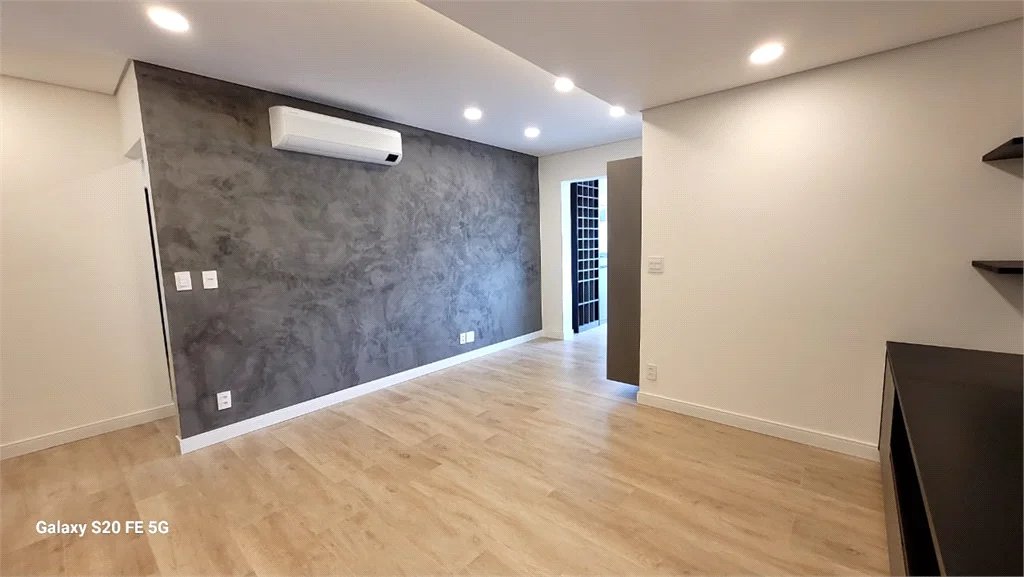 Apartamento à venda com 2 quartos, sendo 1 suíte,  em Vila Ipojuca, São Paulo, SP