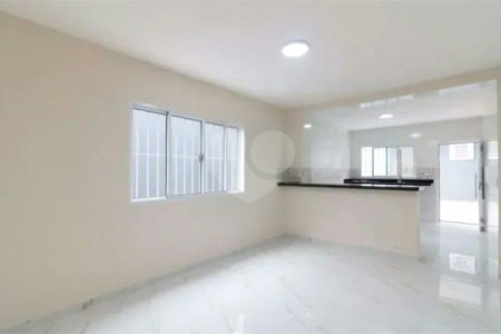 Casa à venda com 3 quartos, sendo 1 suíte, em Jardim Peri Peri, São Paulo, SP