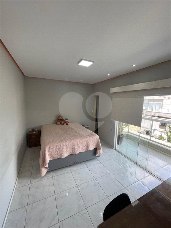 Casa à venda com 5 quartos, sendo 1 suíte, no condomínio Residencial Green Ville, Rio de Janeiro - RJ